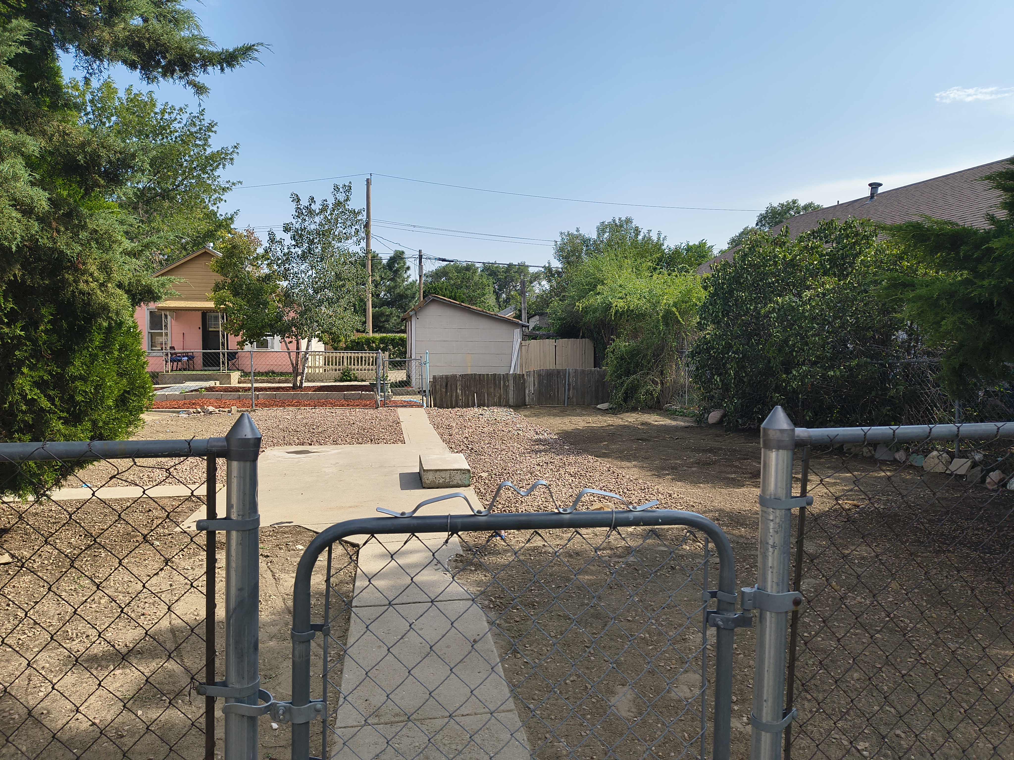 1300 Square Foot Space Available ,Clean & safe