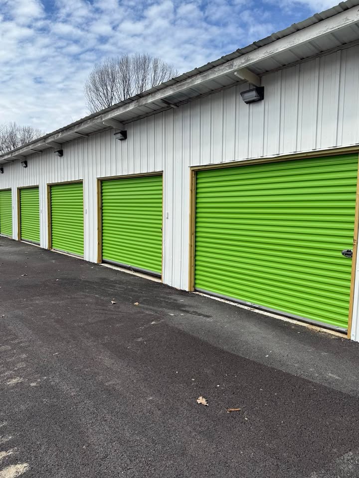 24'x12' Drive-Up Storage Unit - $45/mo - Lakeside Storage Lockers, Pittsburg MO