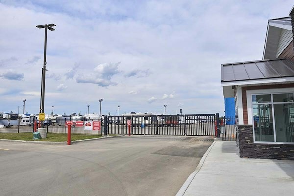 Bluebird RV Storage Space for Rent Chestermere